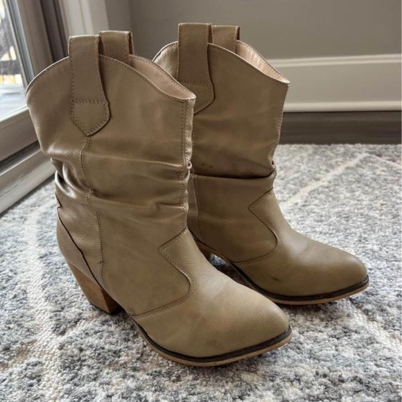 Beige Western Style/Cowboy Booties Size 8 - Picture 3 of 4